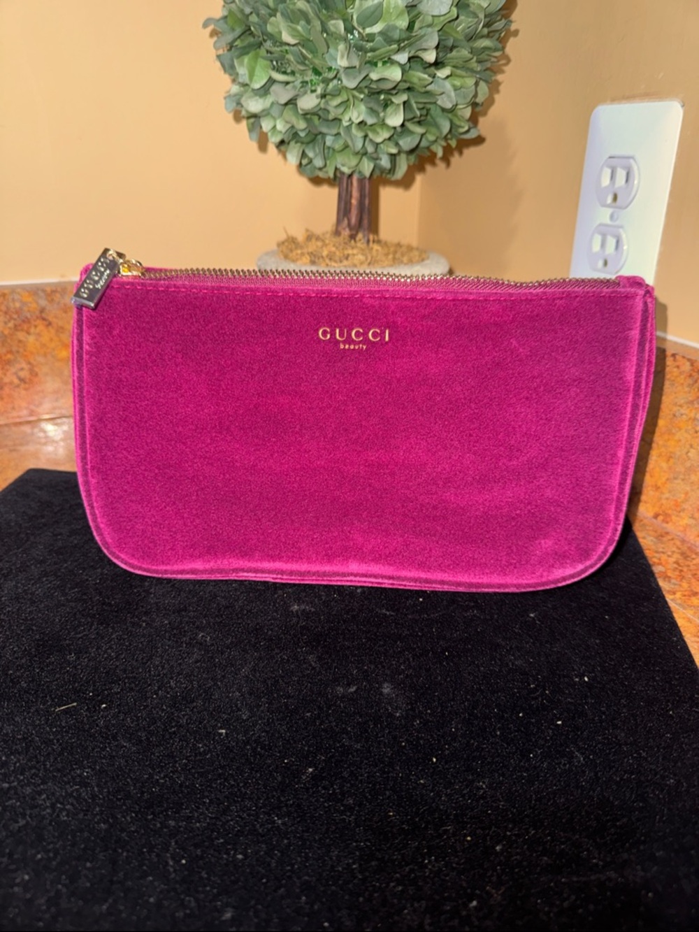 Gucci Beauty NIP